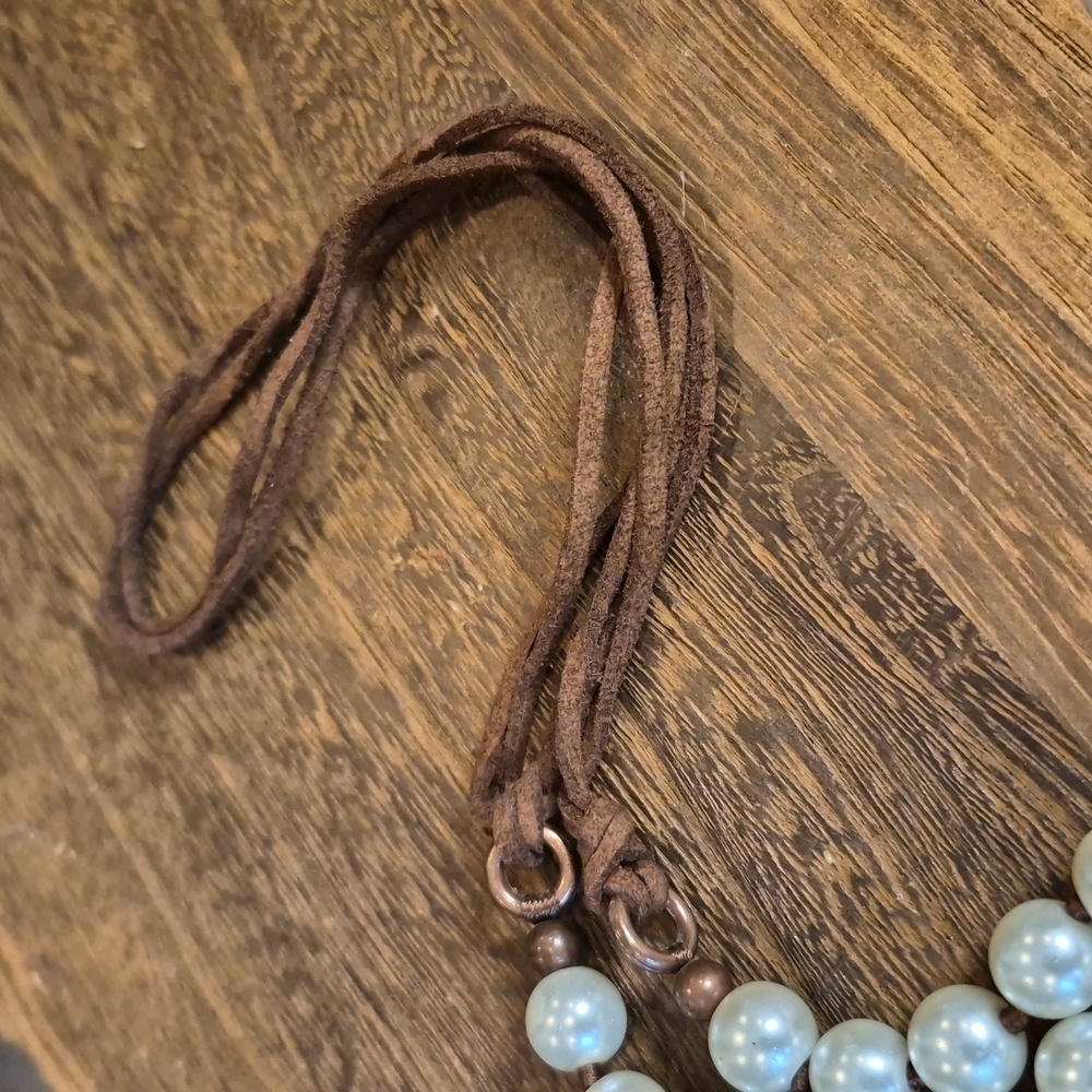 Vintage Turquoise Stone Cross Pendant Pearl & Suede Necklace - Picture 5 of 12